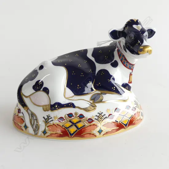 Royal Crown Derby paperweight 'Friesian Cow, Buttercup'